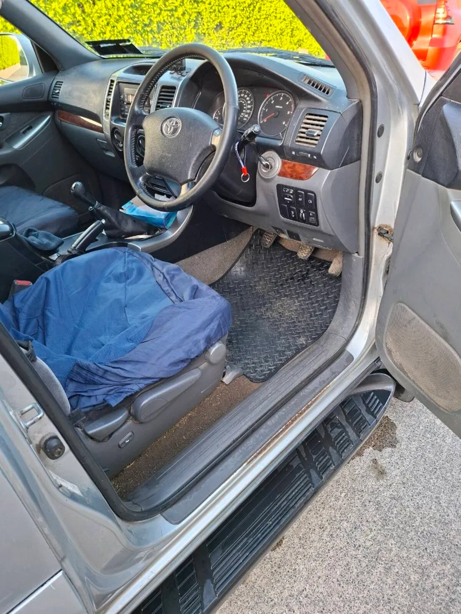 Toyota landcruiser - Image 4