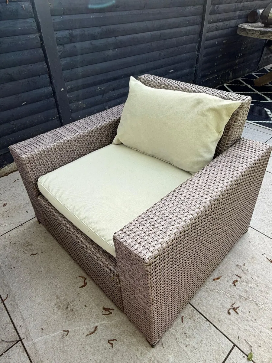 4 SEATER RATTAN CUBE GARDEN FURNITURE - Image 3