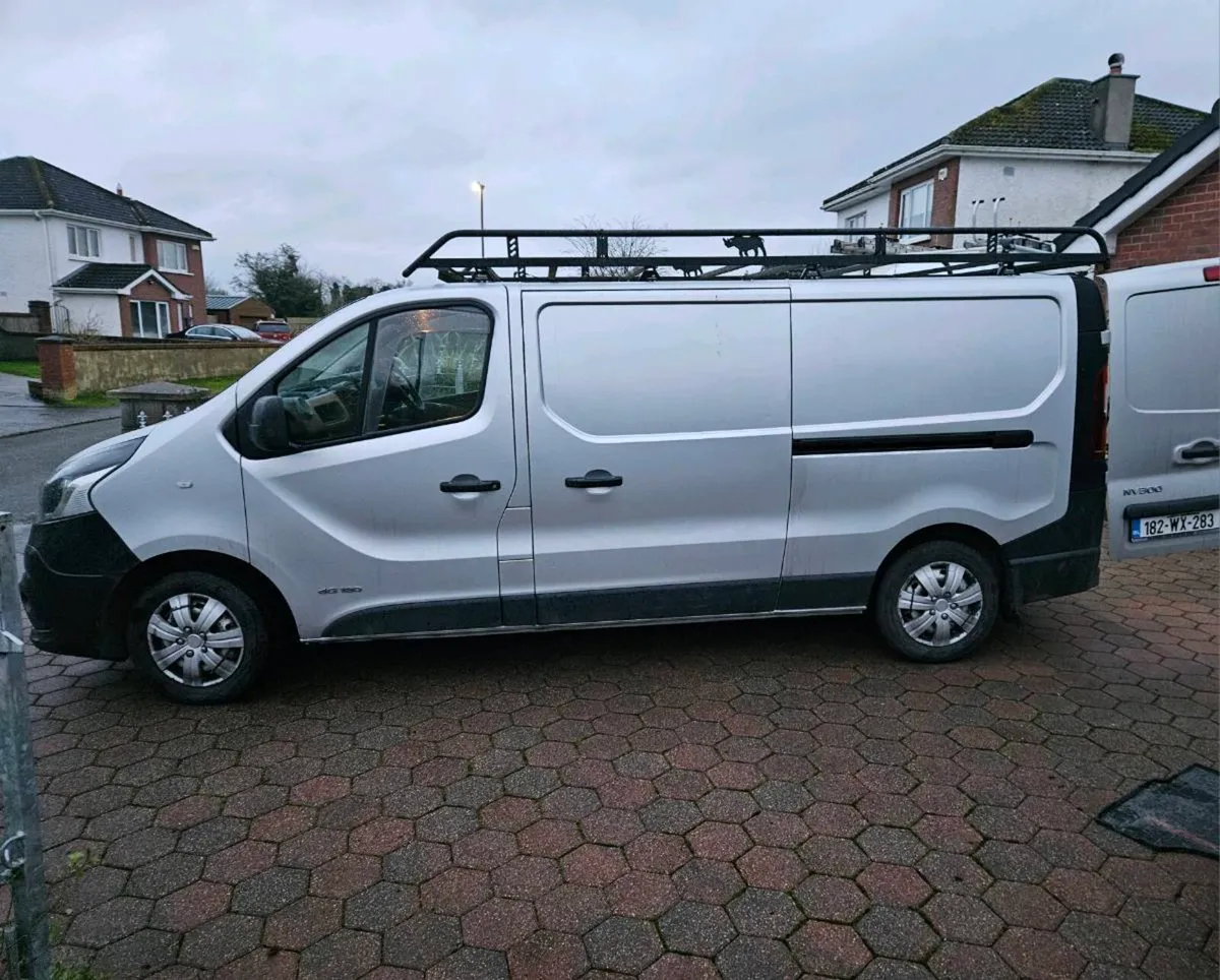 Nissan nv300 lwb - Image 2