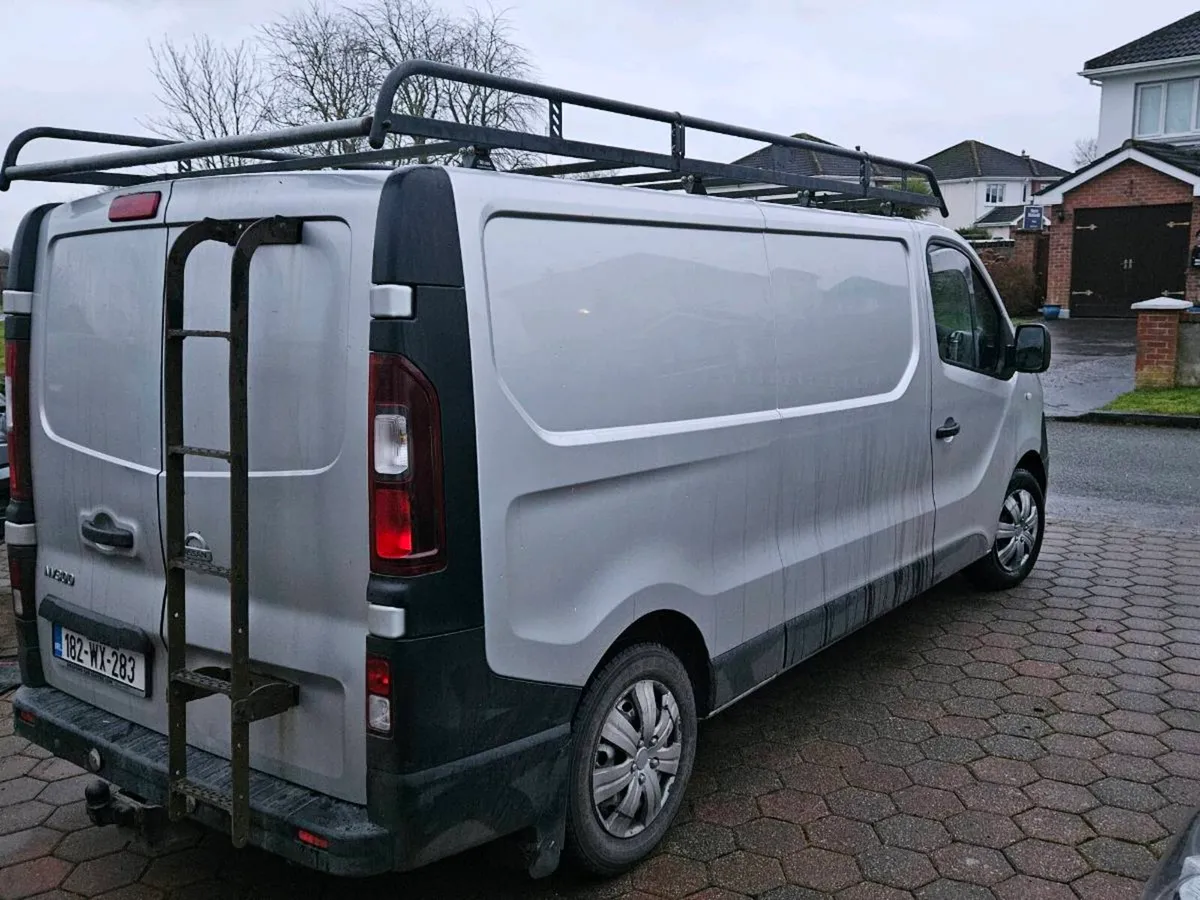 Nissan nv300 lwb - Image 3