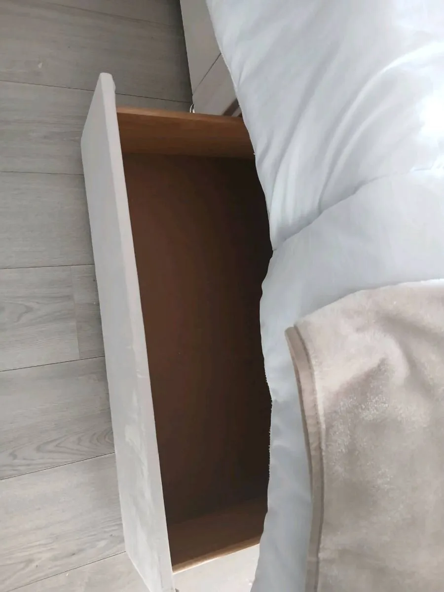 Double bed - Image 3