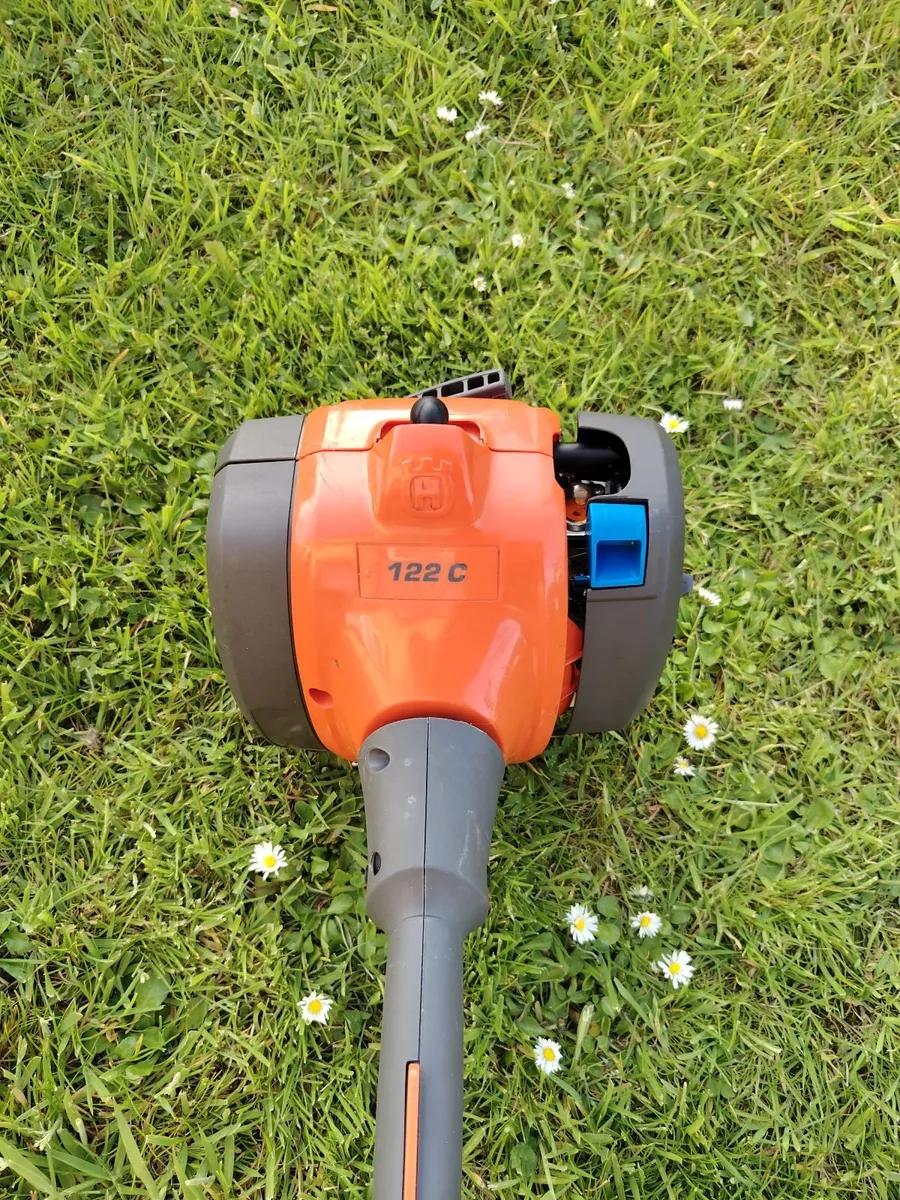Husqvarna petrol strimmer - Image 2