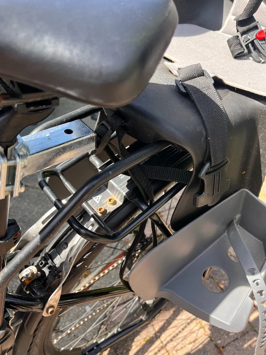 Bike seat & 2 brackets for 2 bike - Image 4