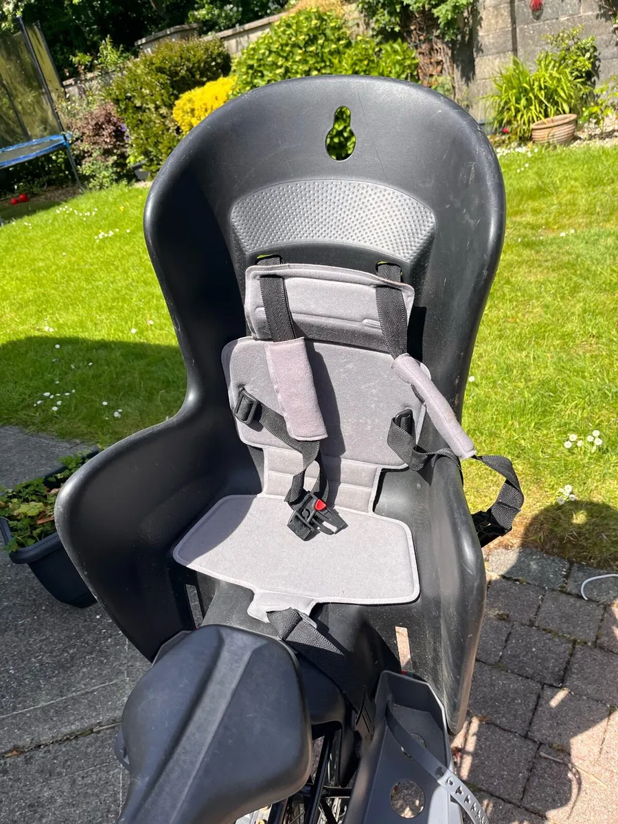 Bike seat & 2 brackets for 2 bike - Image 2