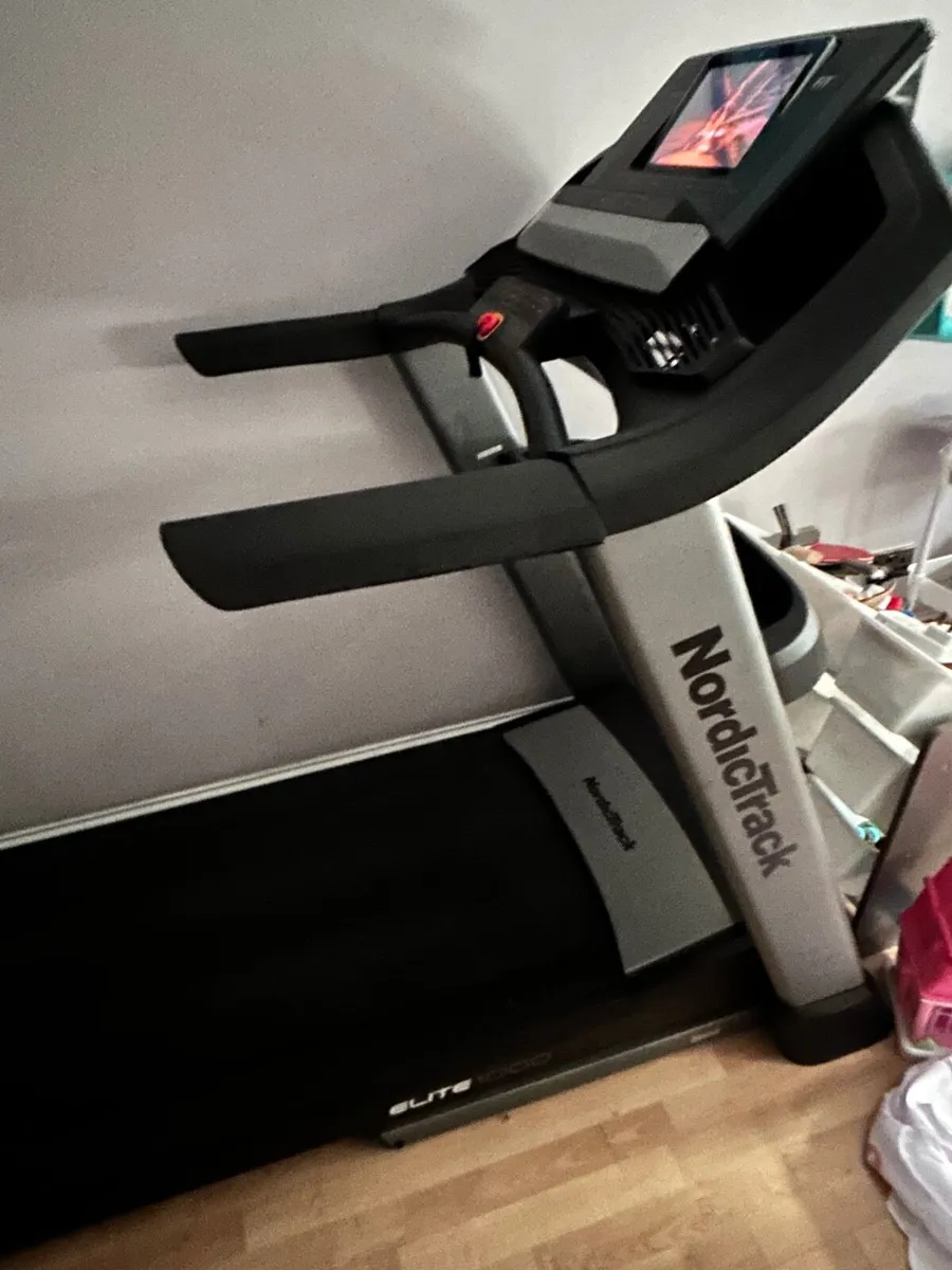 Nordic Track Elite Treadmill - Image 4