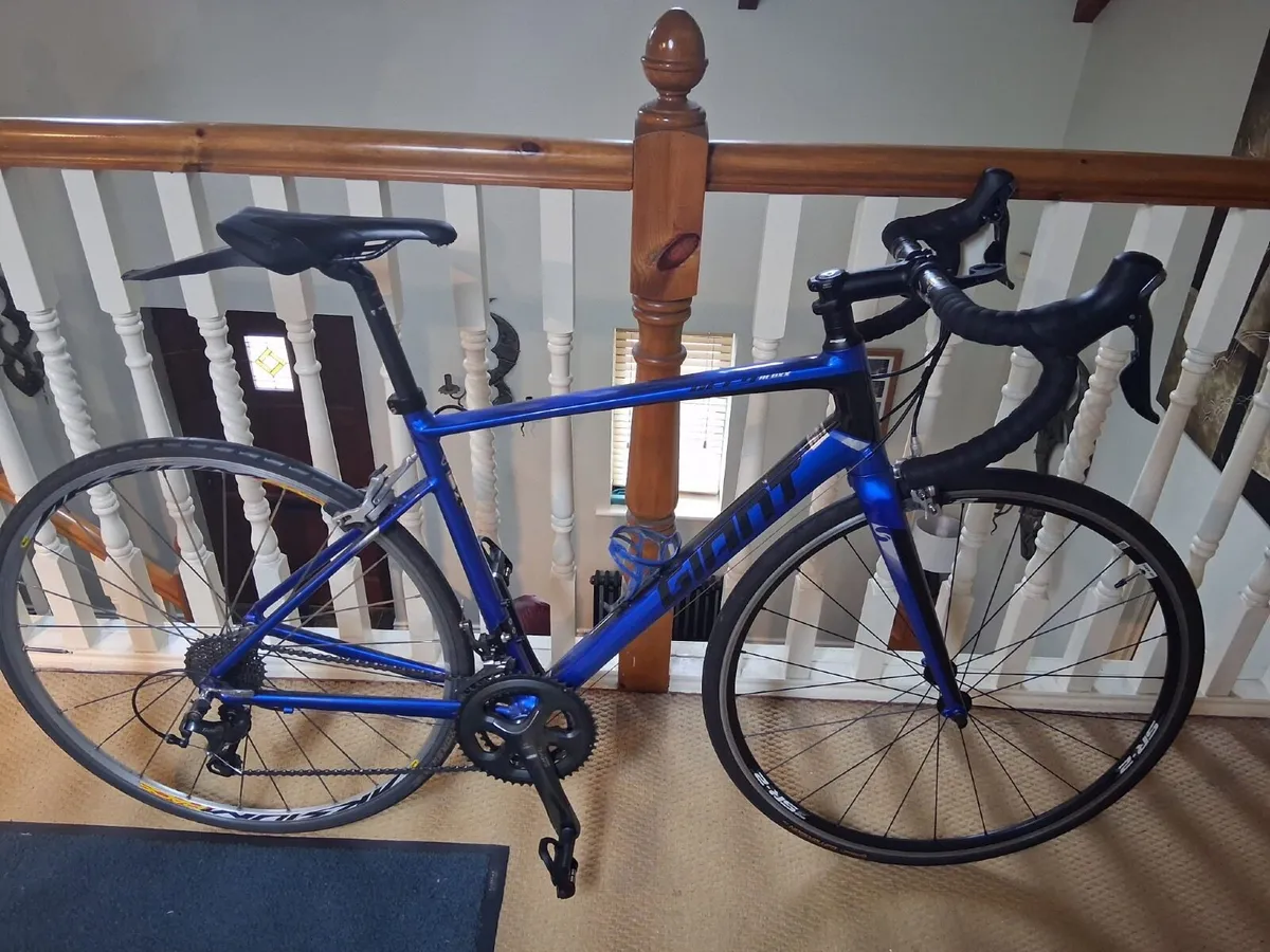 Giant road bike - Image 1