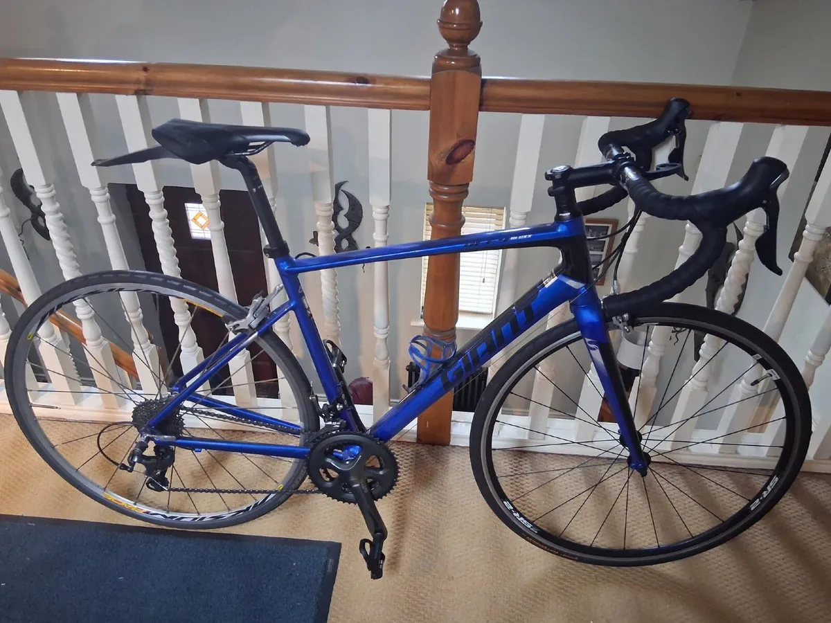 Giant road bike - Image 2