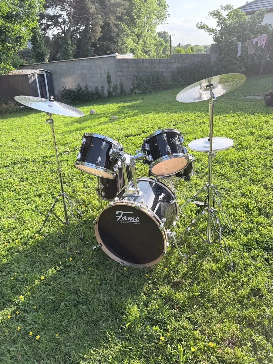 Fame complete drum set - Image 1