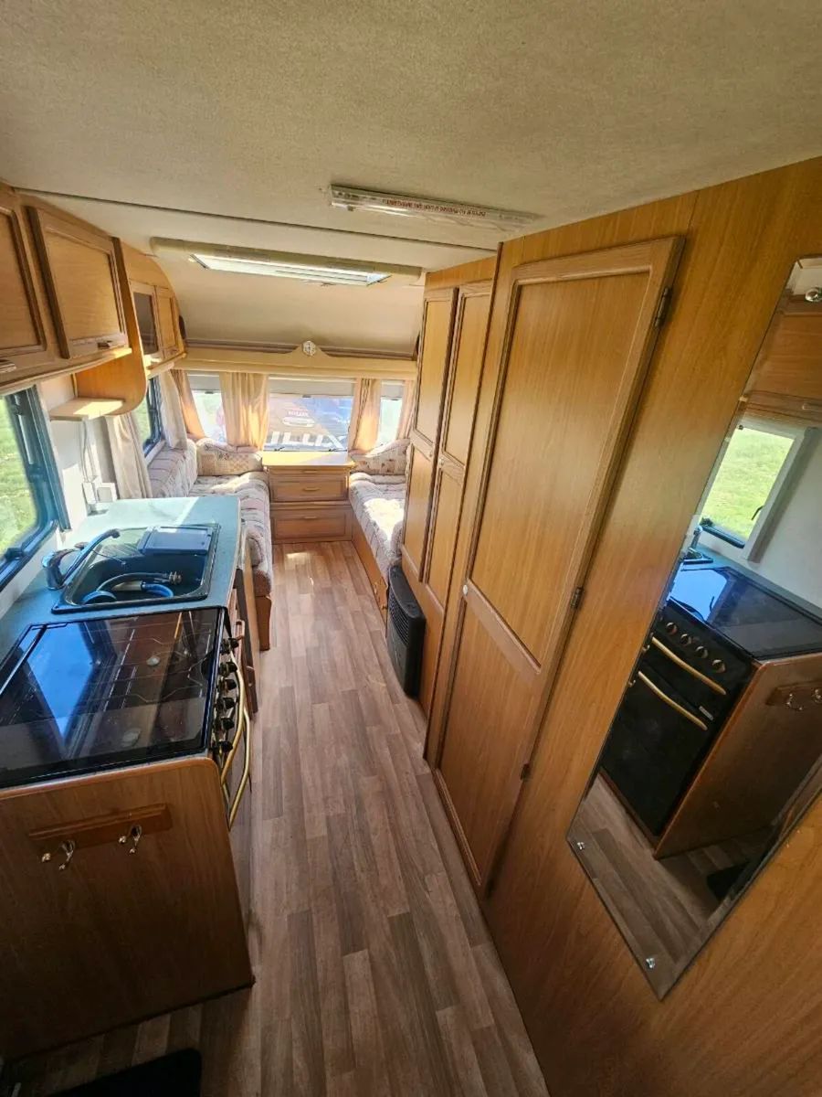 Avondale caravan - Image 4
