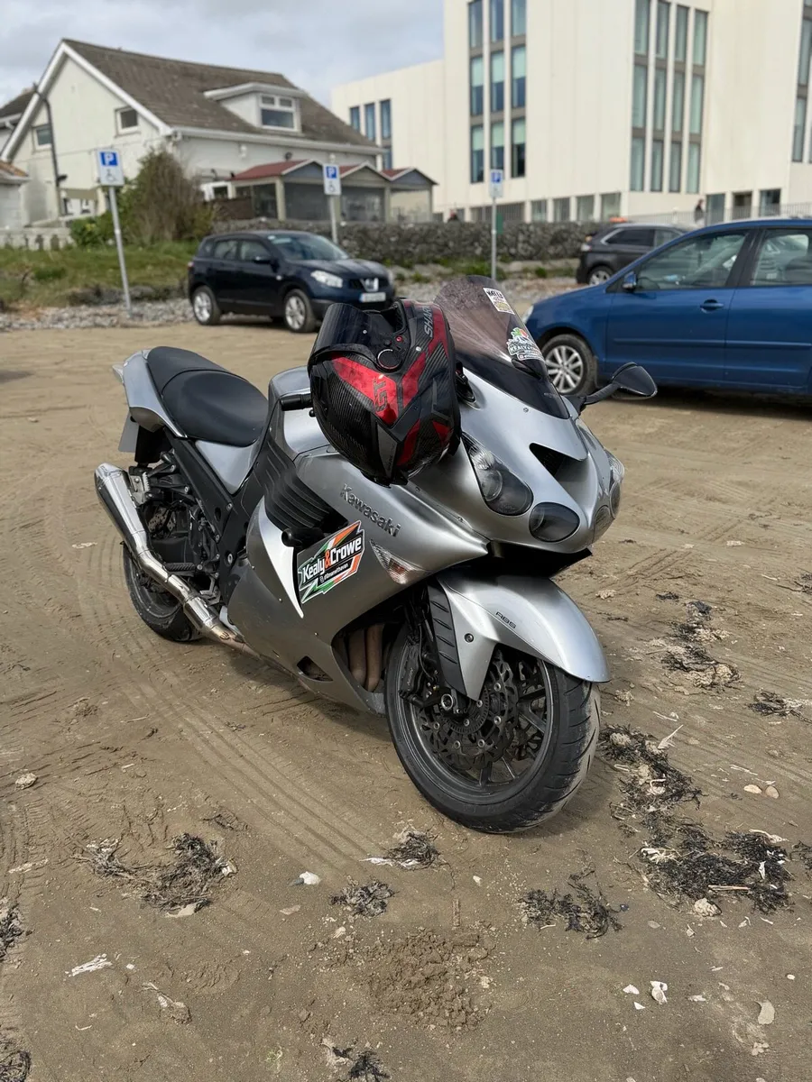 Kawasaki ZZR1400 - Image 2