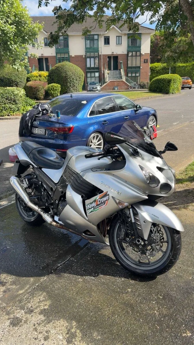 Kawasaki ZZR1400 - Image 1
