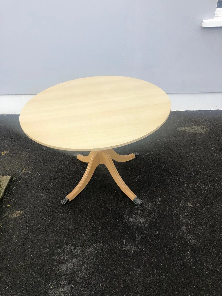 Kitchen table - Image 1