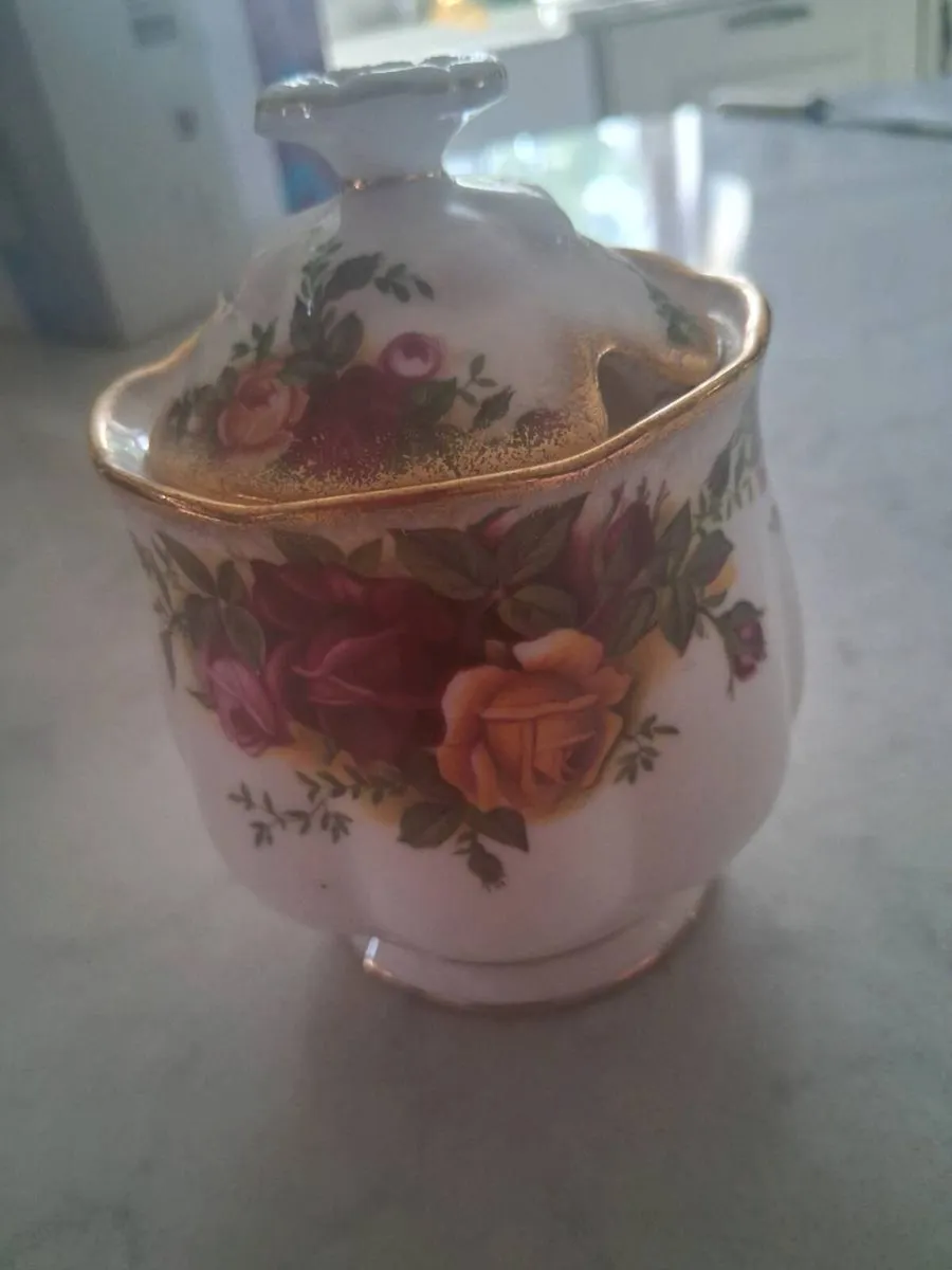 Old Country Roses Jam Pot - Image 2