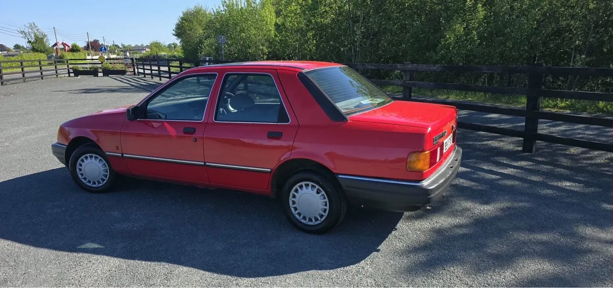 Ford sierra 1.6 LS sapphire 1989 - Image 3