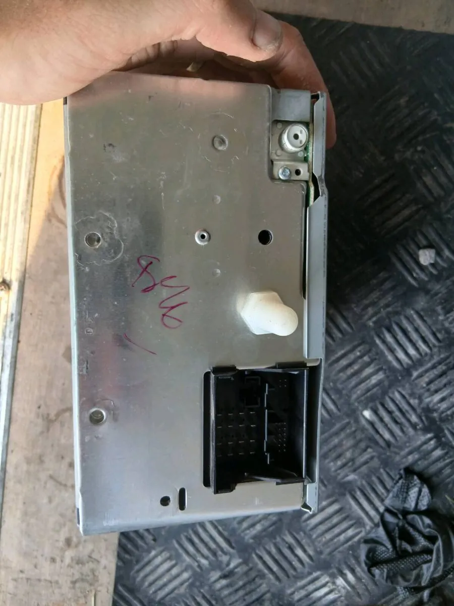 Ford focus radio - Image 2