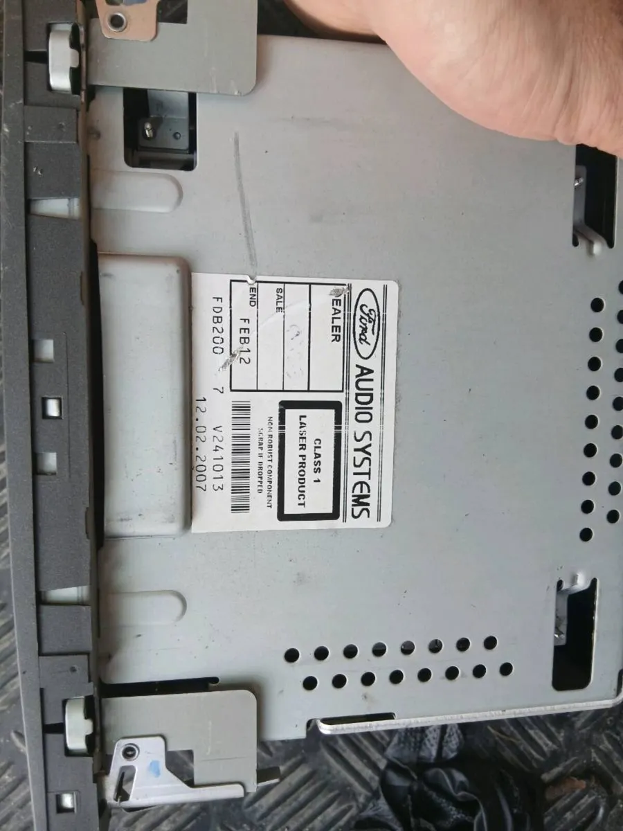 Ford focus radio - Image 3
