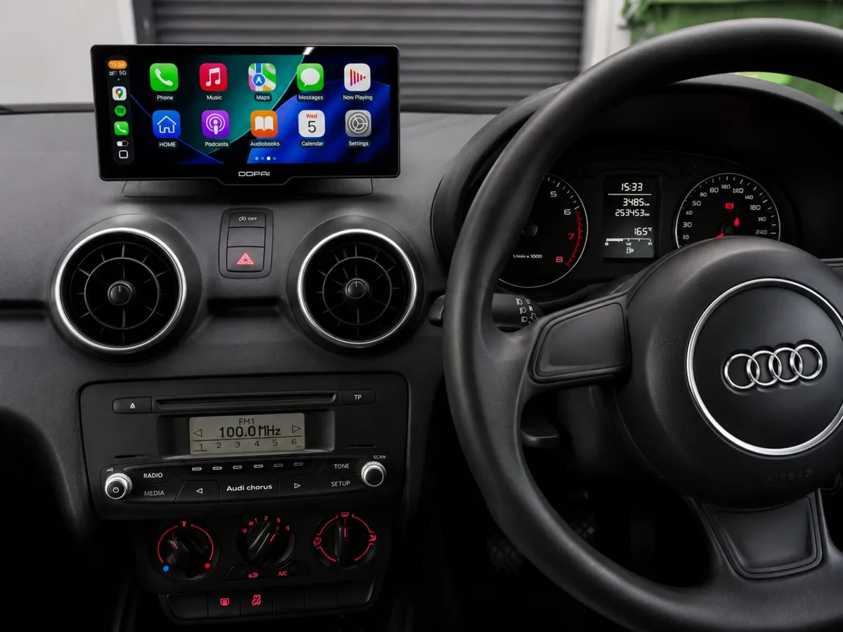 Radio DDPAI M5S smart car stereo on dashboard - Image 1