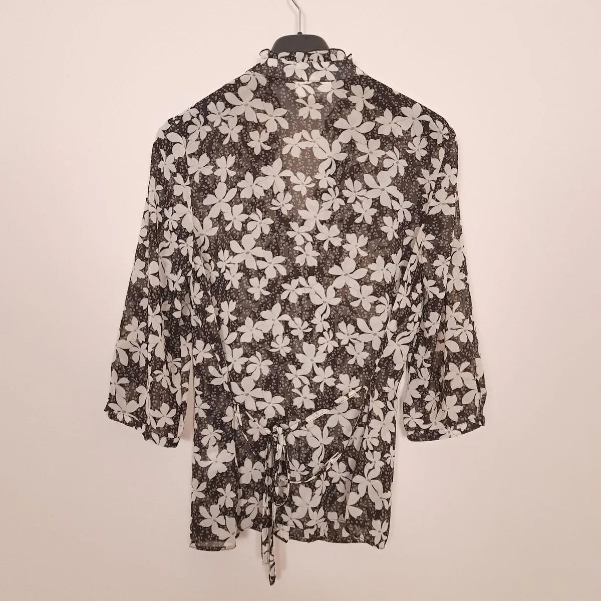 Wallis Black Cream Sheer Floral Blouse 12UK/40EU - Image 2