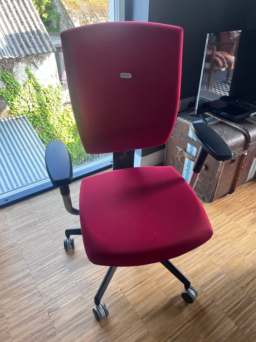 Office chair - Image 2