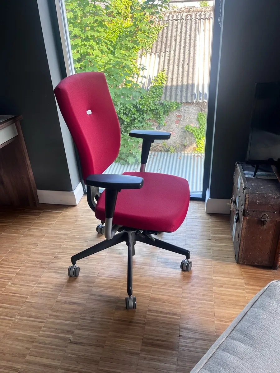 Office chair - Image 4
