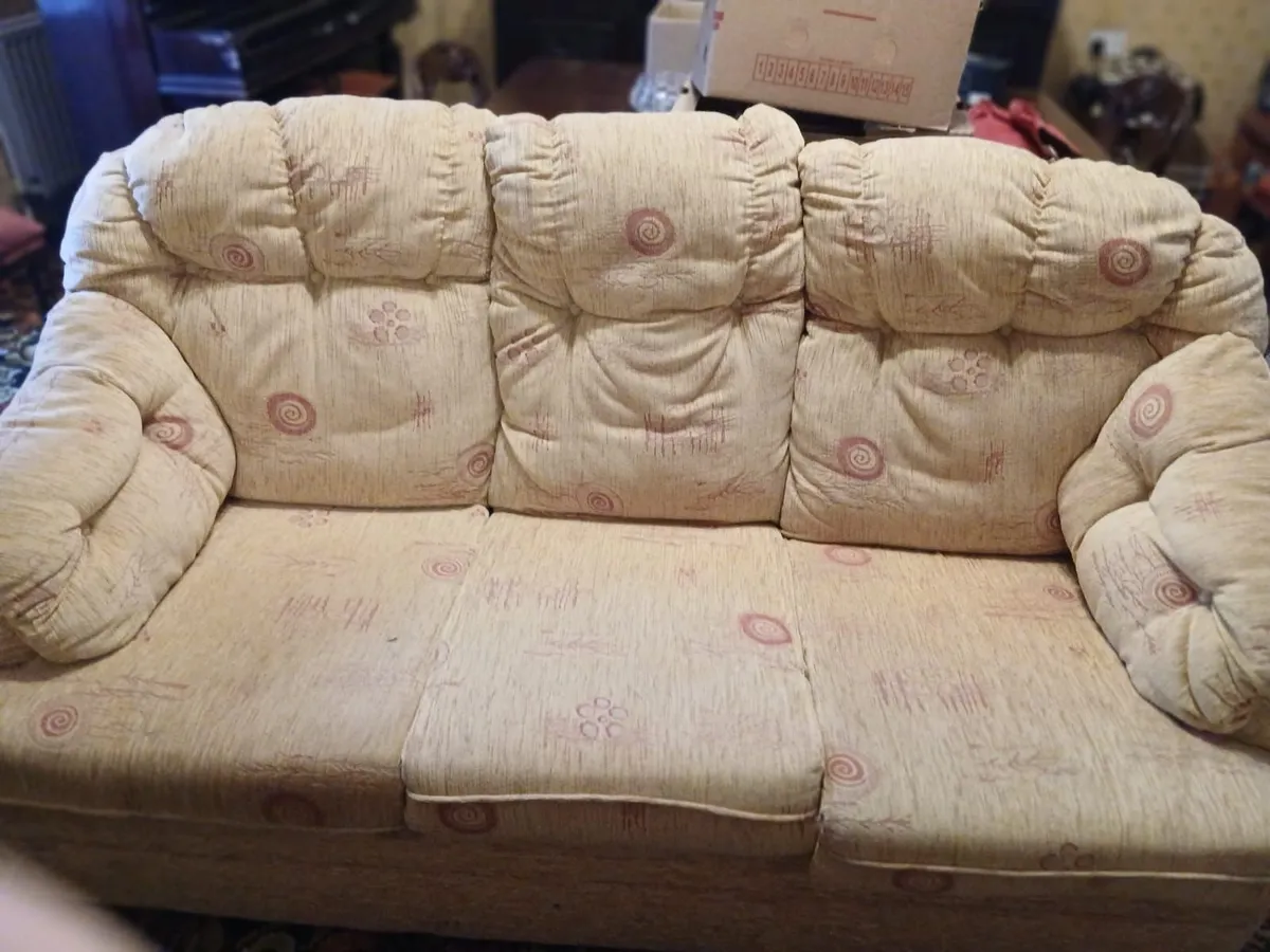 Super Comfortable 3-Piece Living Room Sofa - Image 4