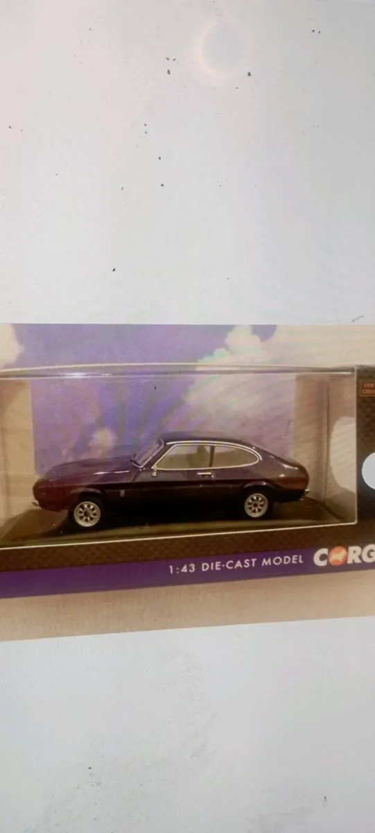 CORGI  FORD CAPRI MK2 1.6 XL PURPLE VELET DIECAST. - Image 2