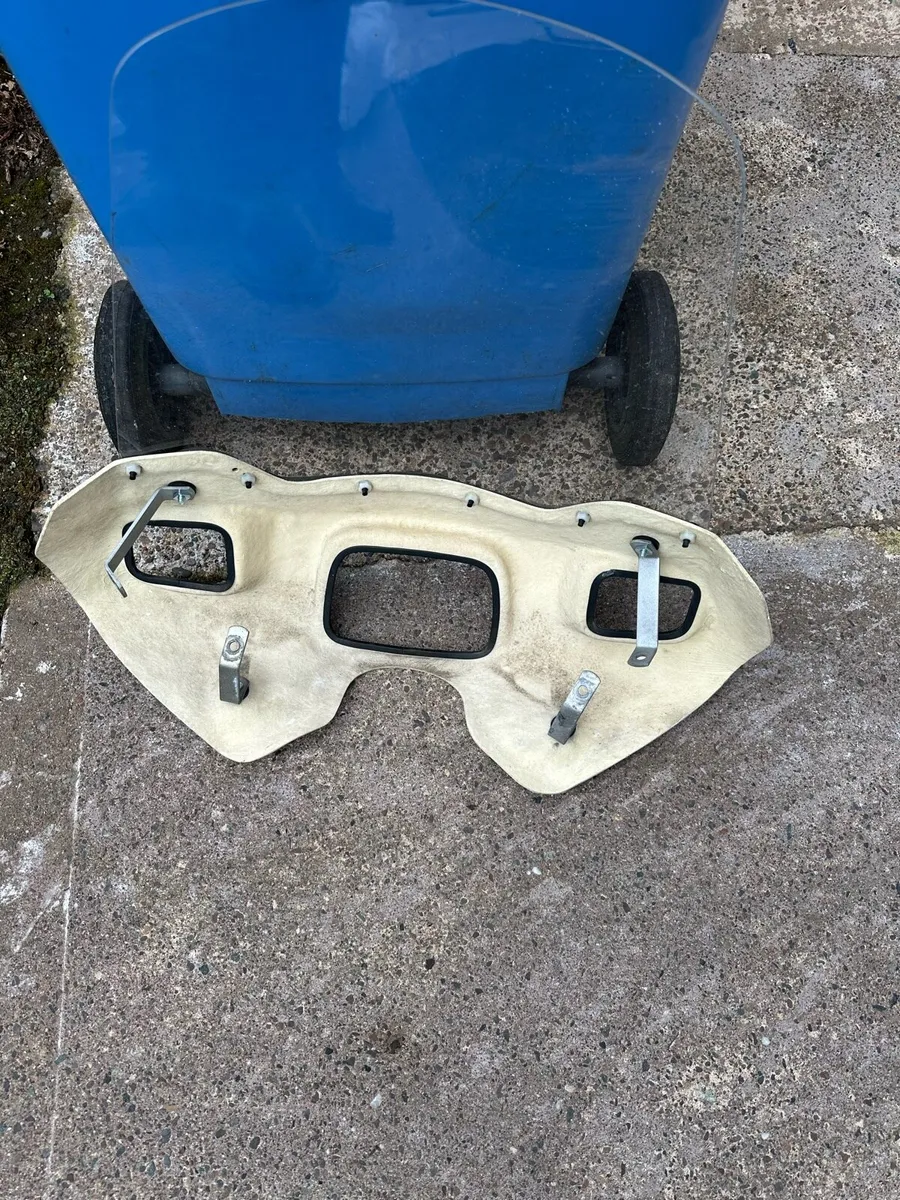 Honda C90 Cub Rickman Screen & box - Image 4