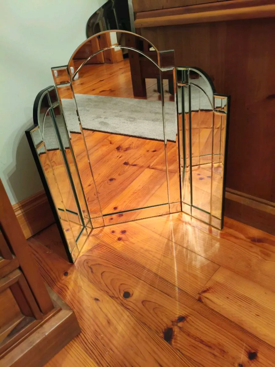 Beautiful antique effect mirror 30 - Image 1