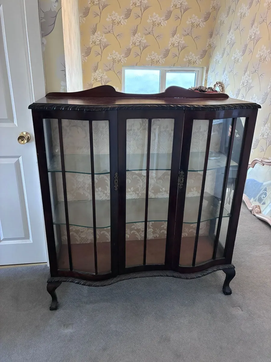 Display Cabinet - Image 1