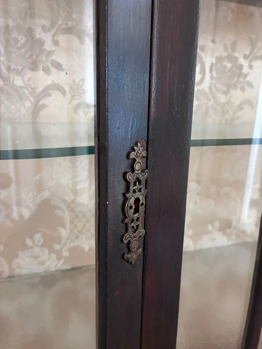 Display Cabinet - Image 3