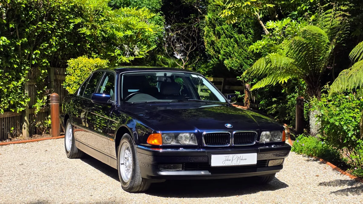 1994 BMW 740i with only 31,200 miles - OUTSTANDING - Image 2
