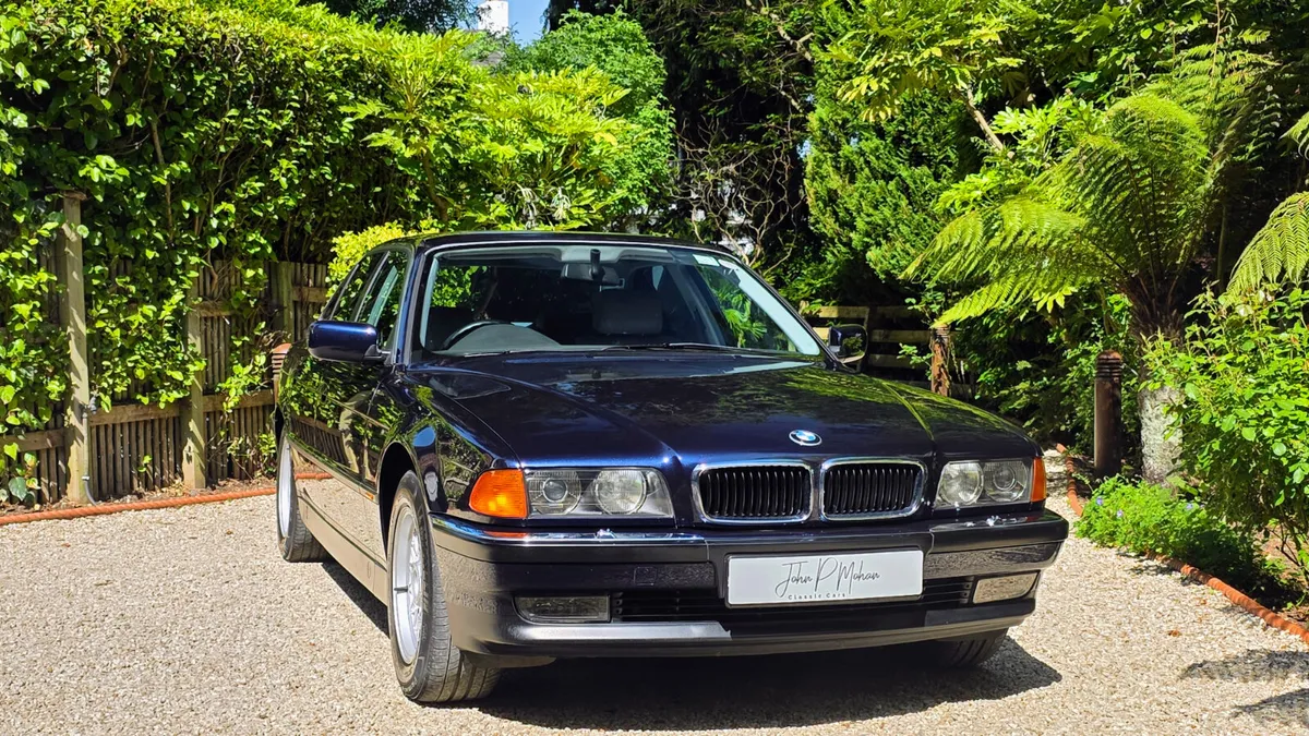 1994 BMW 740i with only 31,200 miles - OUTSTANDING - Image 3