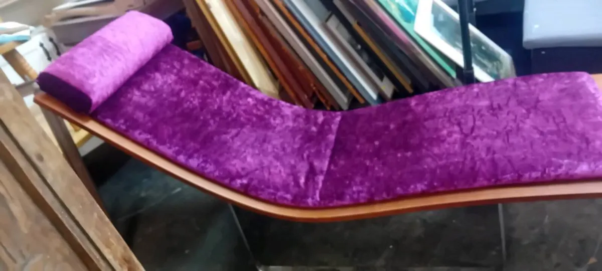Good Quality Crushed Velvet Lounger - Image 3