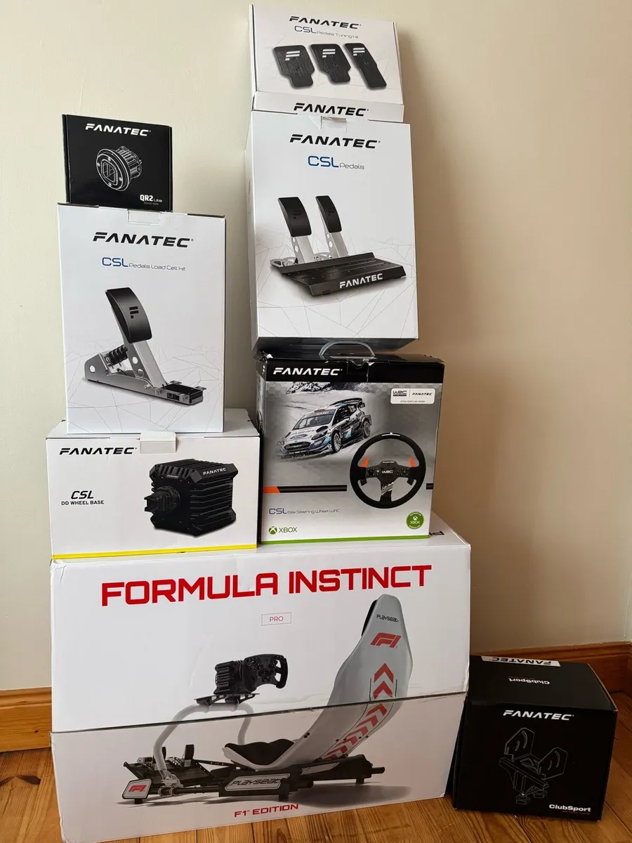 Sim racing cockpit - Image 1