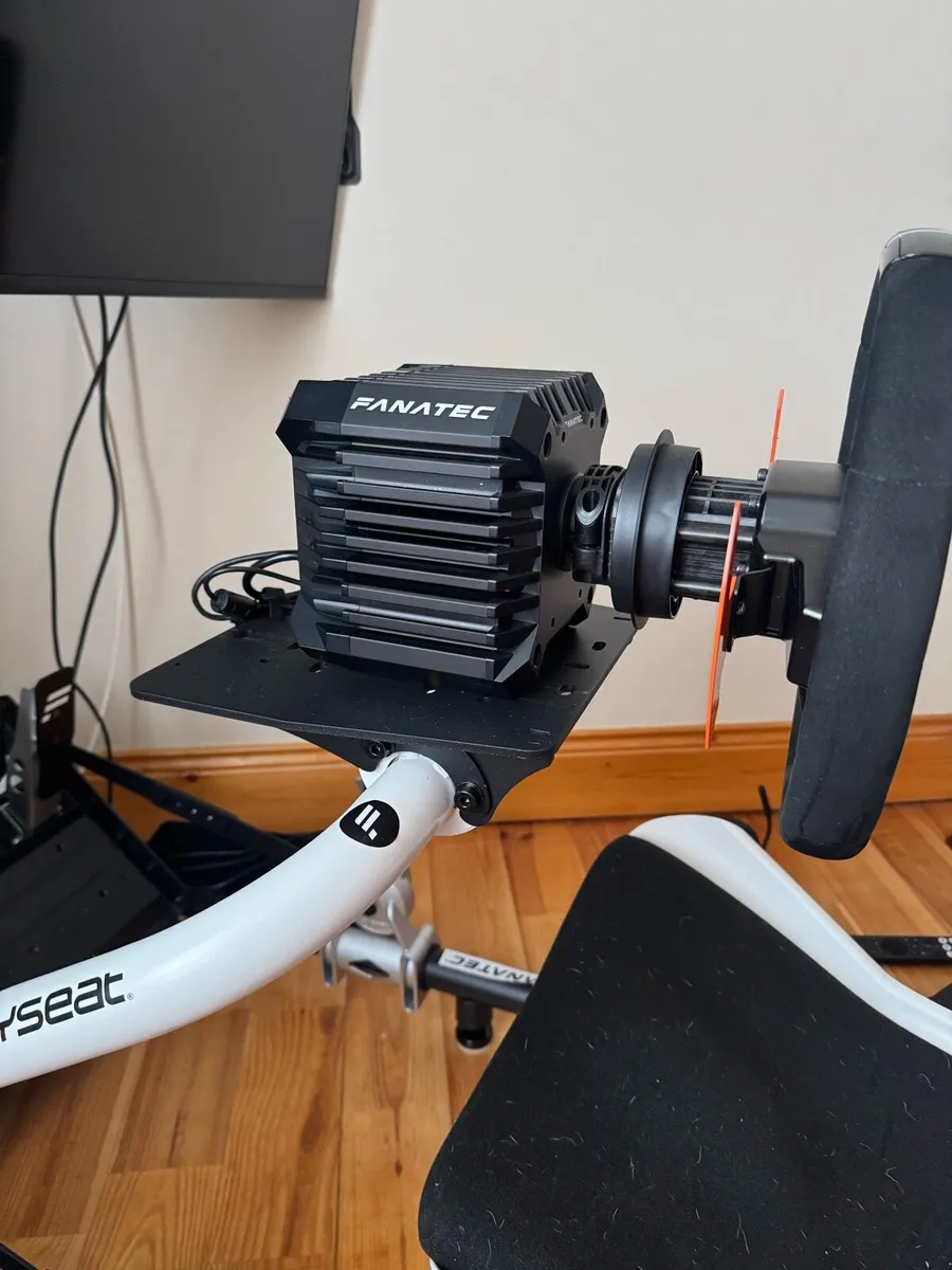 Sim racing cockpit - Image 2