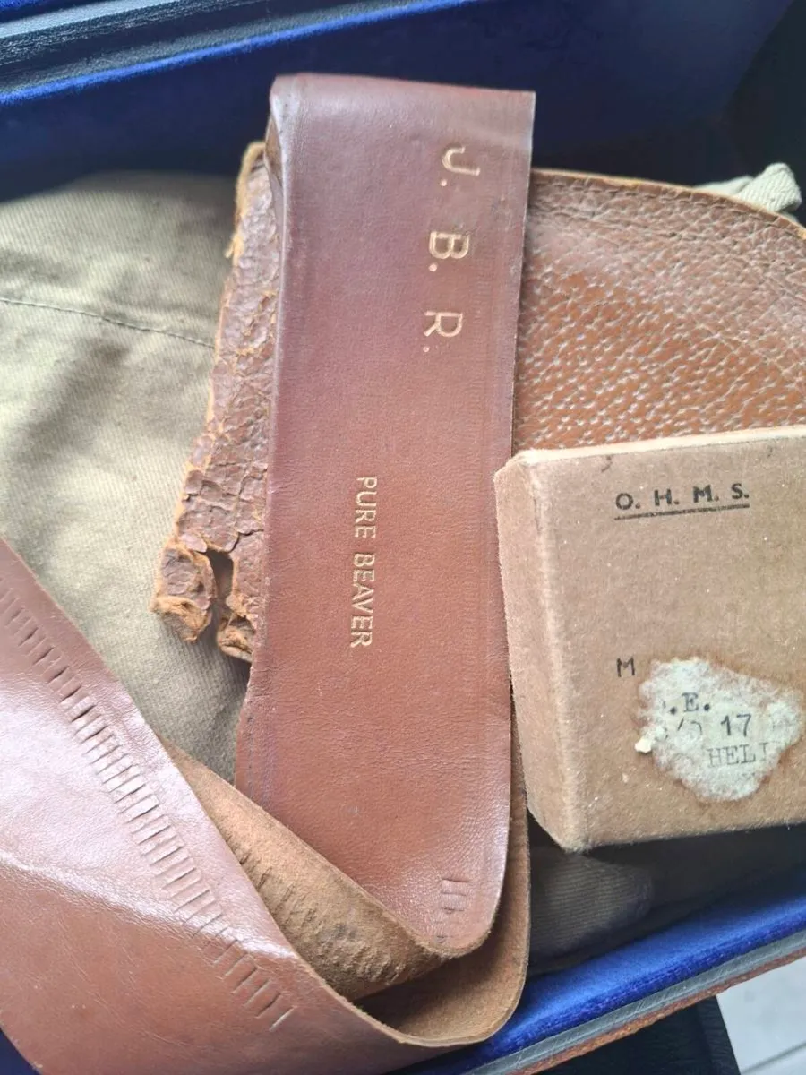 Vintage 1930's Military Leather Victor Case - Image 4