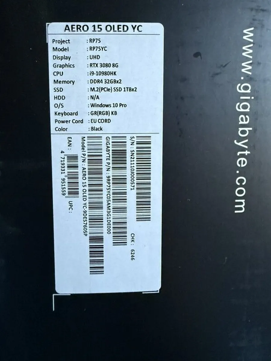 Creator/gaming laptop Gigabyte AERO 15 OLED YC  i9 / RTX 3080 / 4K OLED / 64GB RAM - Image 3