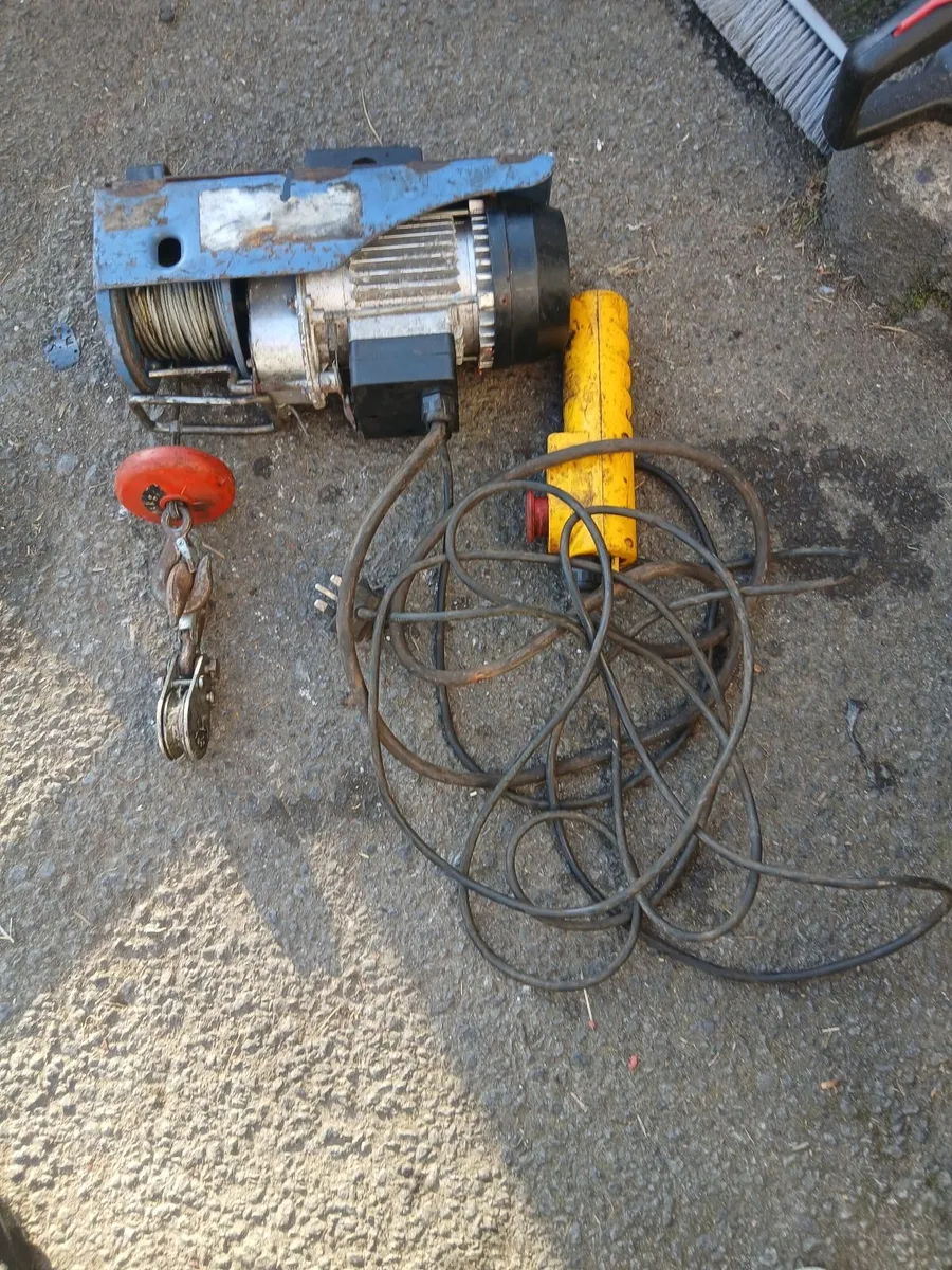 Winch working 100-percent perfect no offers - Image 3