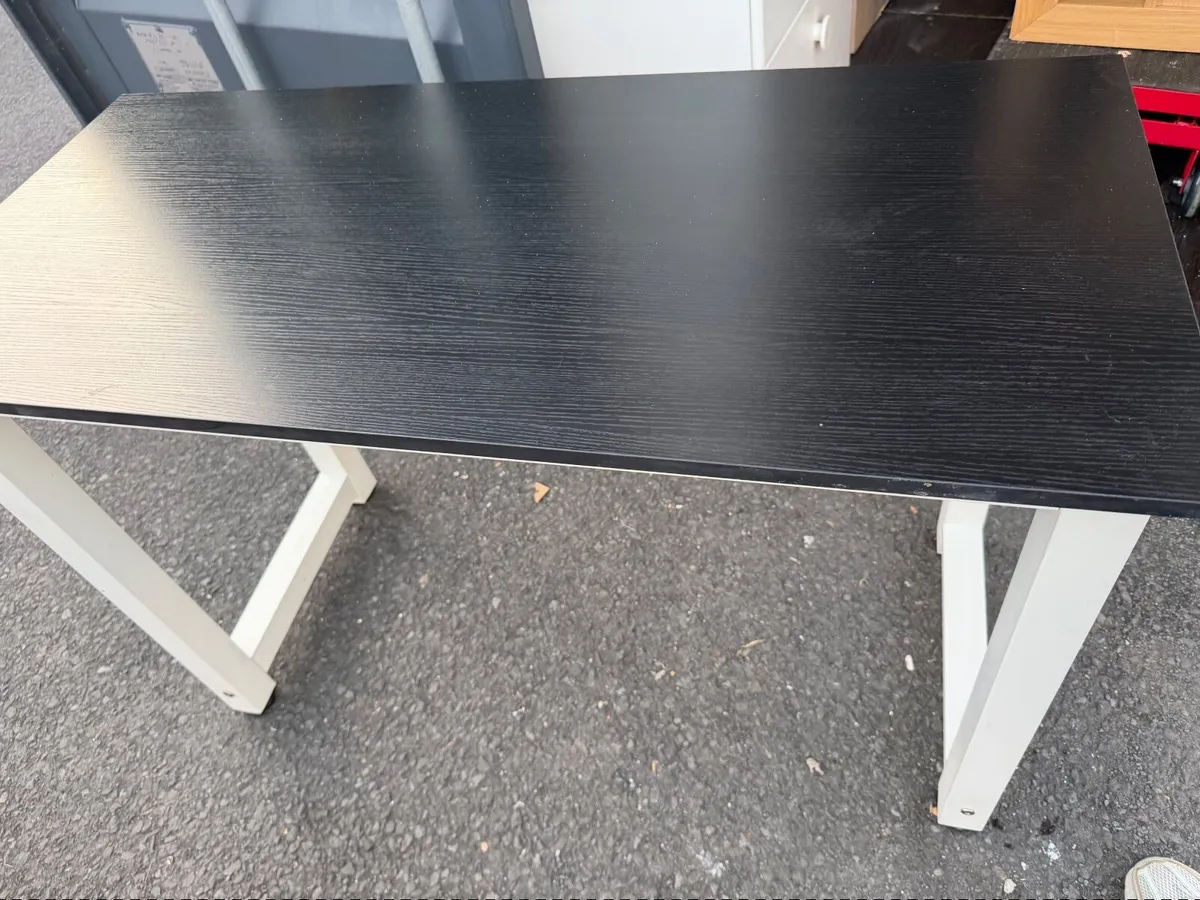 Office desk - Image 1