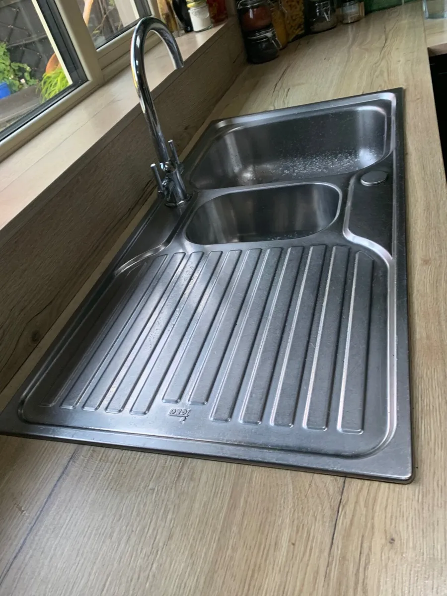 Chome Kitchin Sink with 1.5 Bowl. - Image 2