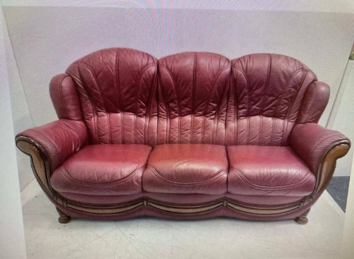 Italian leather 3 seater sofa plus 2 armchair - Image 1