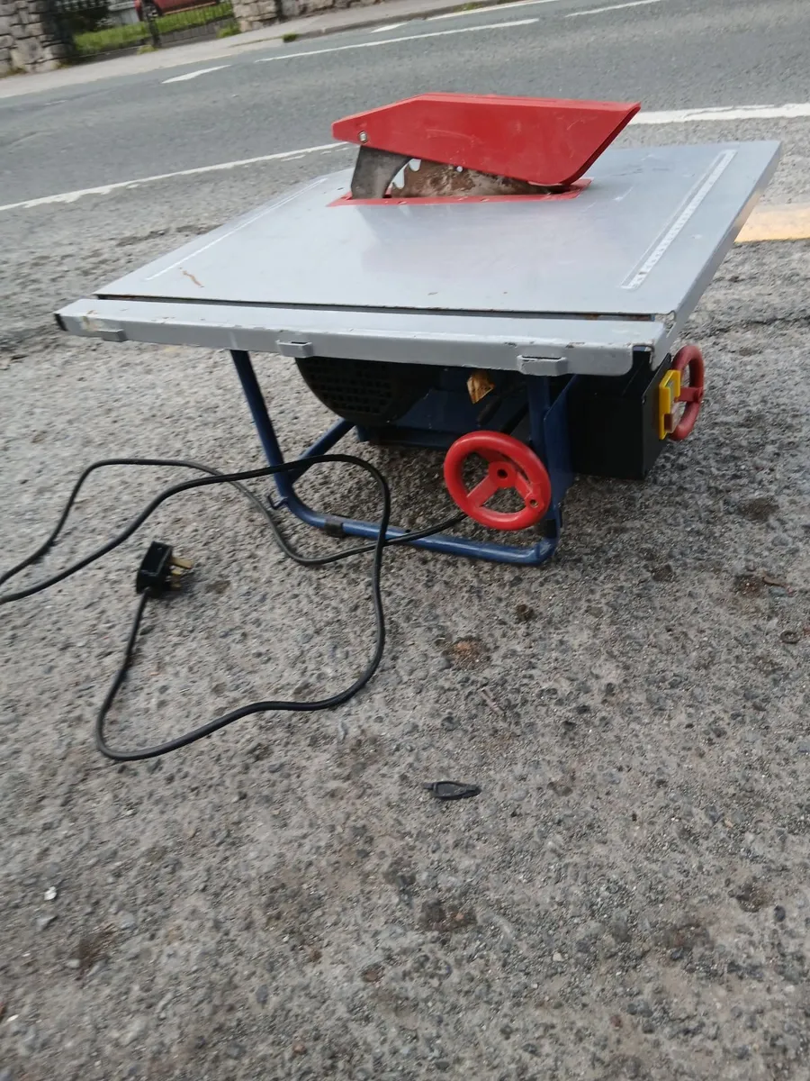 Table saw working 100-percent perfect - Image 3