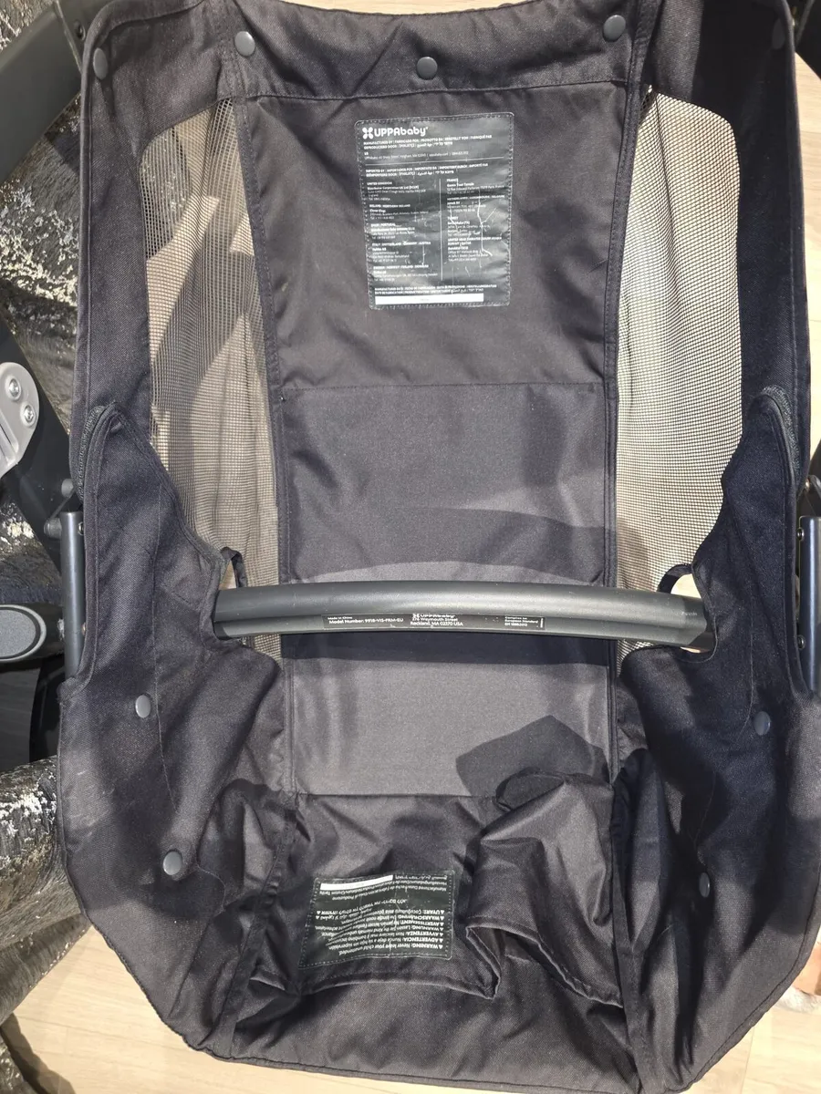 Amazing offer Uppababy Vista with 2 car seat isofi - Image 3