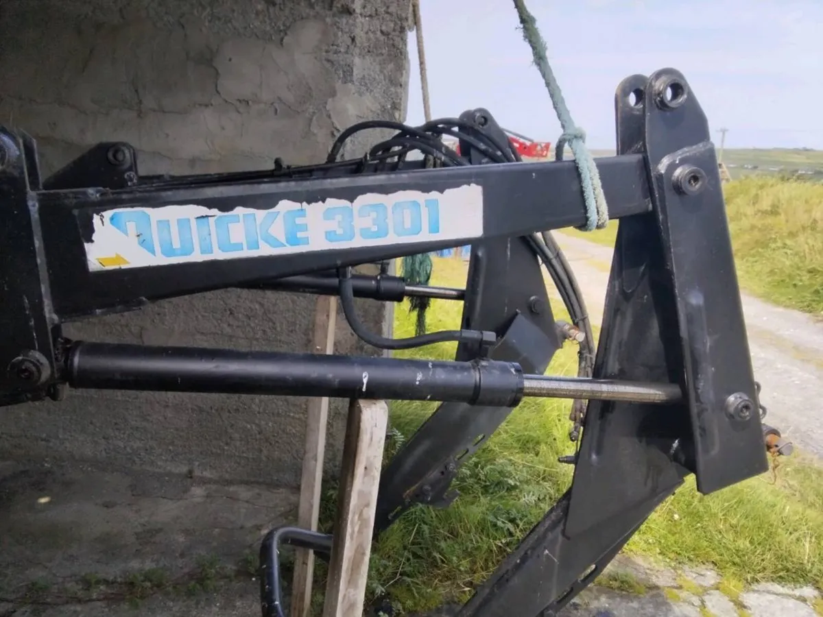 Front loader - Image 2