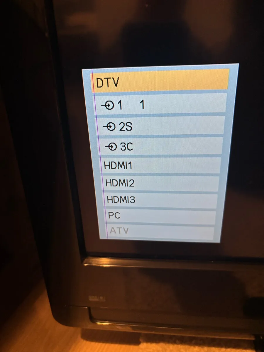Toshiba 32 inch flat Tv - Image 2