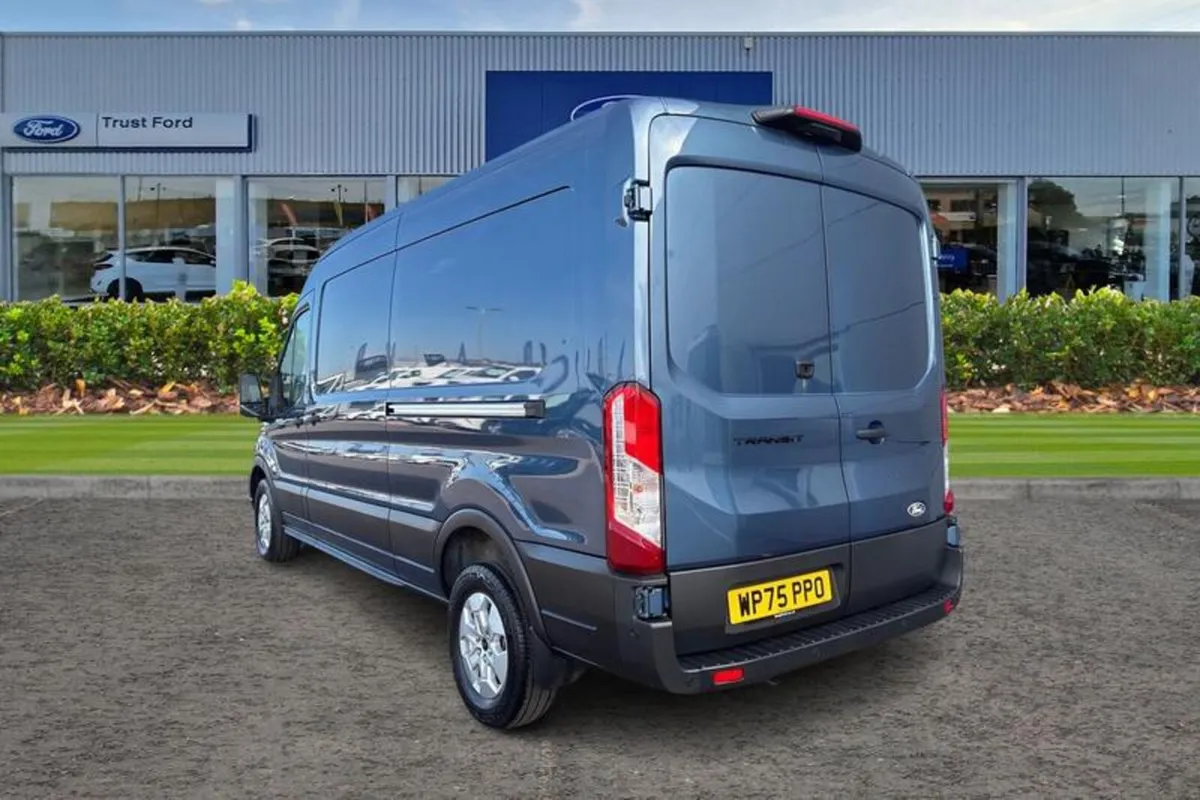 Ford Transit LIMITED - Image 2