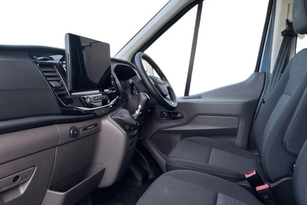 Ford Transit LIMITED - Image 3