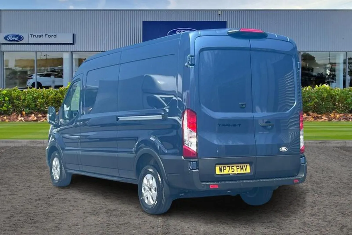 Ford Transit LIMITED - Image 2