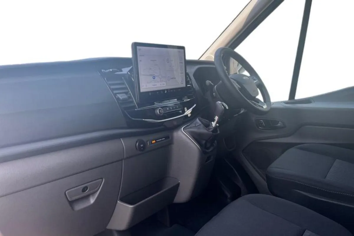 Ford Transit LIMITED - Image 3
