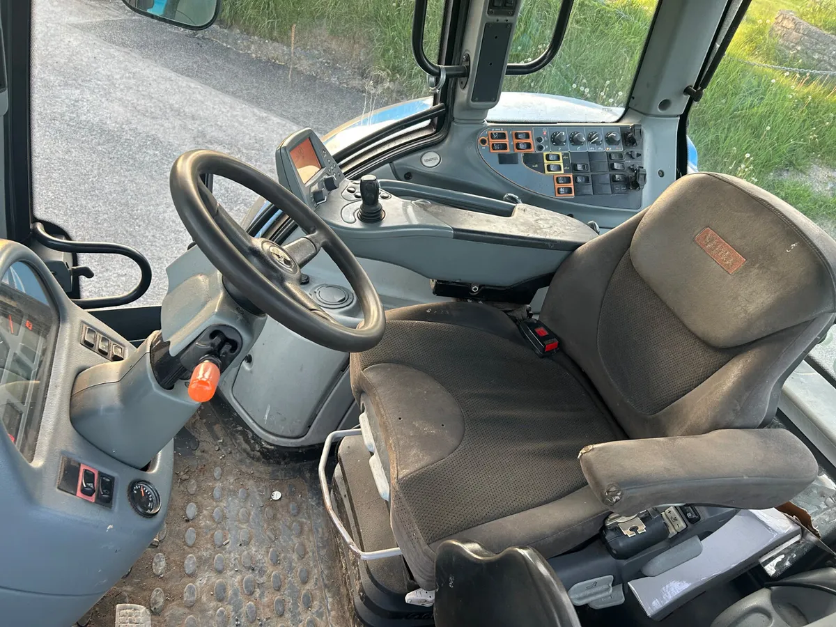 2011 Valtra T182 - Image 3